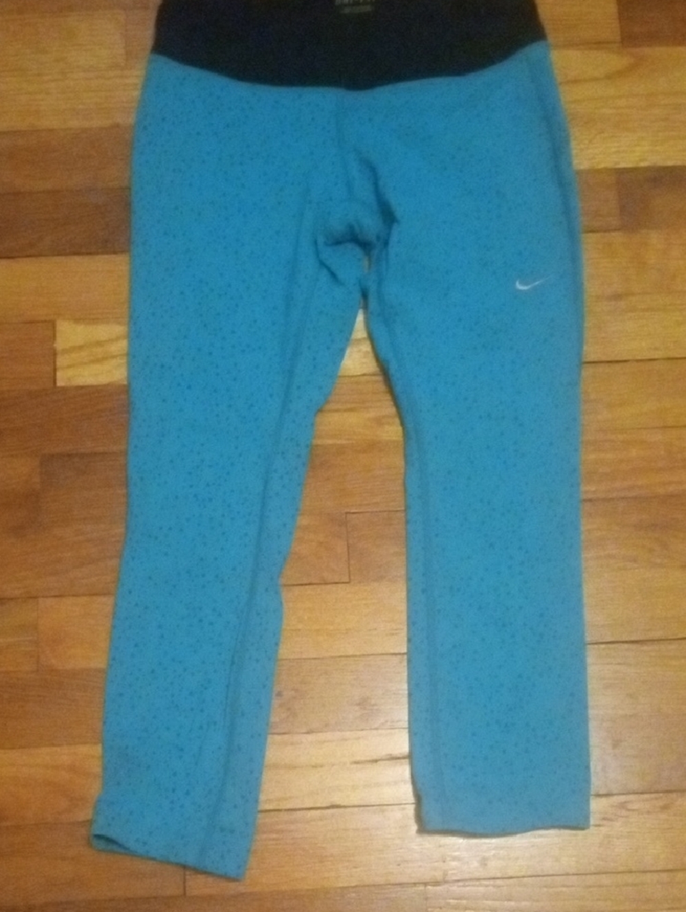 women small teal green and black NIKE capri leggings